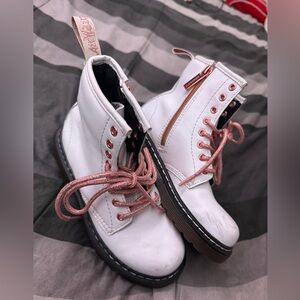 Dr marten’s boots kids 13